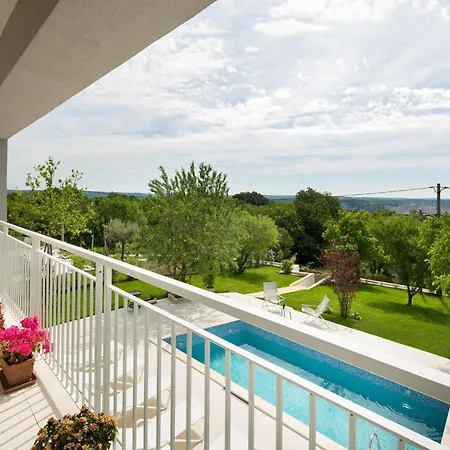 Villa Exquisite In Stani Ovi With Swimming Pool Stanisovi