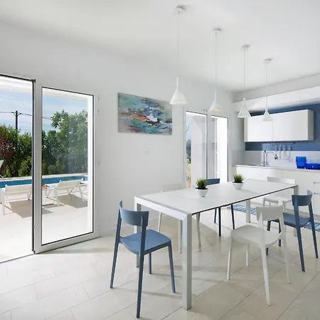 Exquisite In Stani Ovi With Swimming Pool *