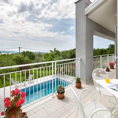 Exquisite In Stani Ovi With Swimming Pool