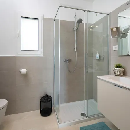 Exquisite In Stani Ovi With Swimming Pool