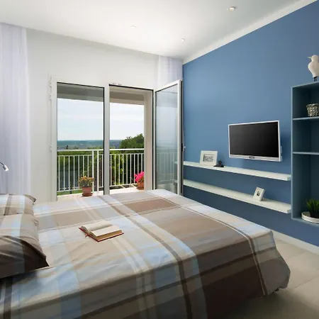 Exquisite In Stani Ovi With Swimming Pool Stanisovi